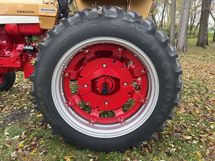 1970-farmall-544-hydro-gas-row-crop-golden-demonstrator-image-51