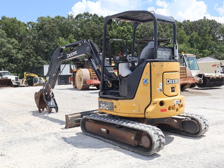 2017-deere-35g-image-3