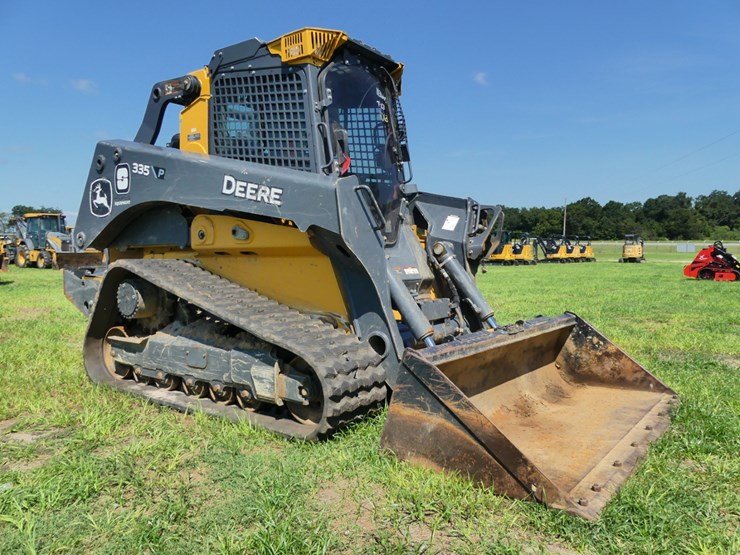 2024-deere-335p-image-1