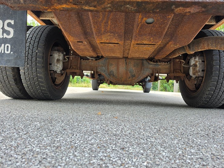 2006-ford-f550-image-69