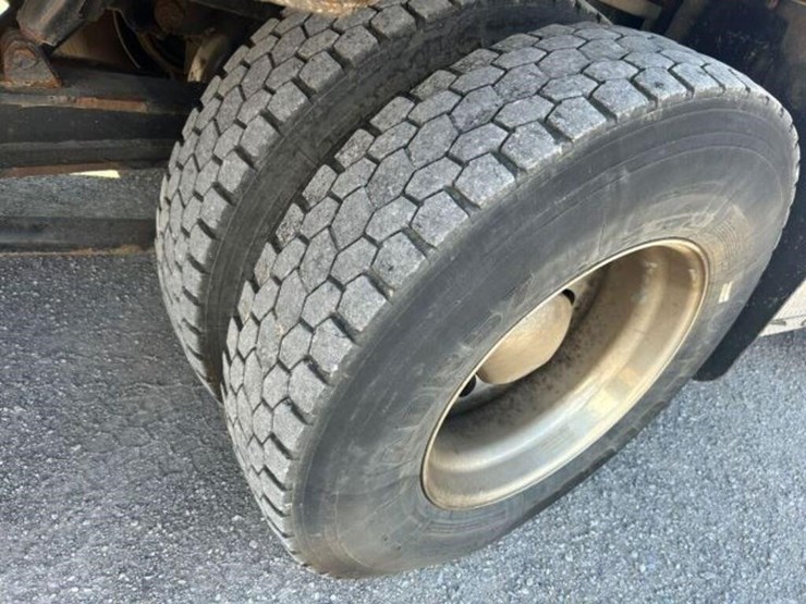 2001-kenworth-t800-image-119