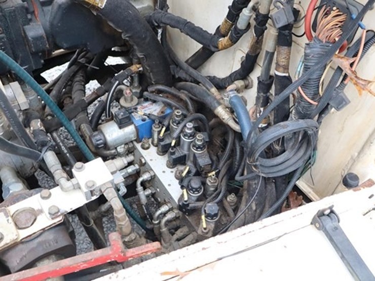 2011-roadtec-fb85-image-21
