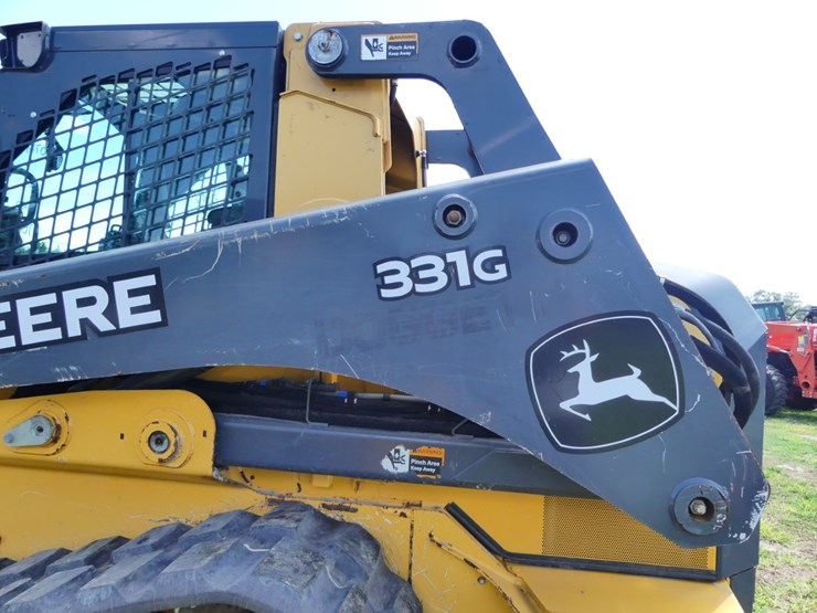 2019-deere-331g-image-8