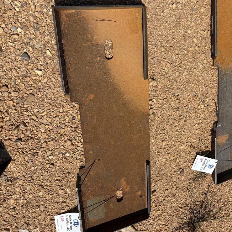 SKID STEER BACKER PLATE