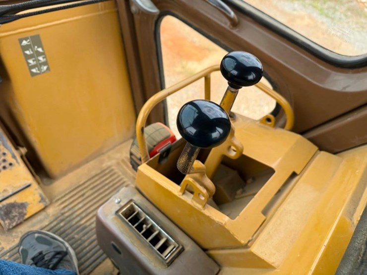 caterpillar-953b-image-20