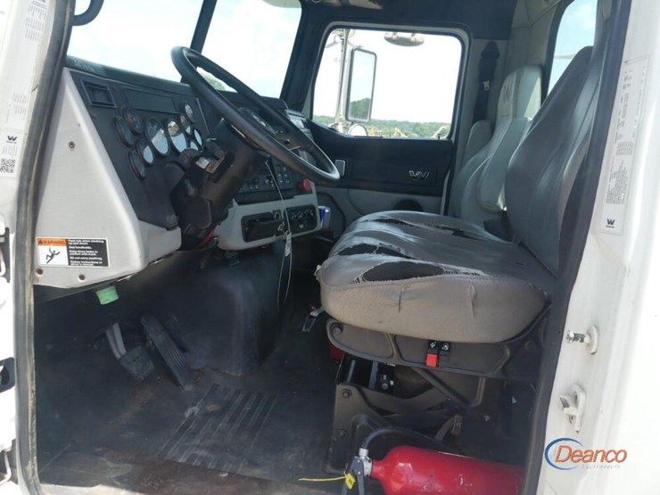 2017-western-star-4700sf-image-13