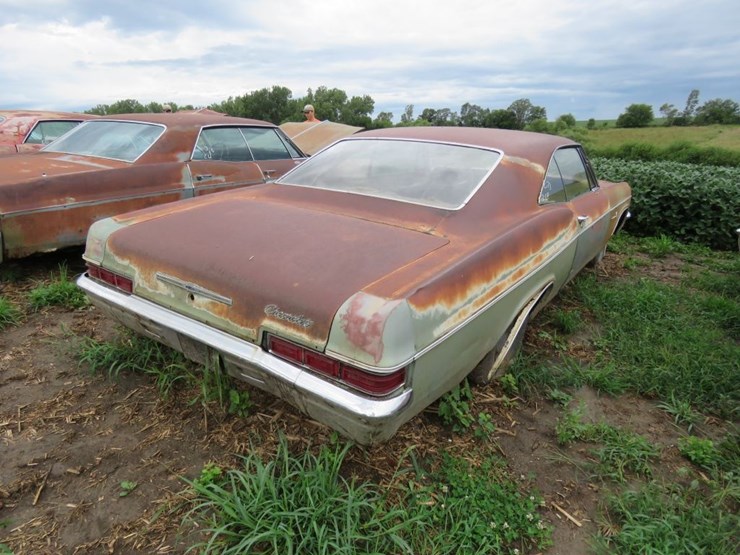 1966-chevrolet-impala-2dr-ht-image-4