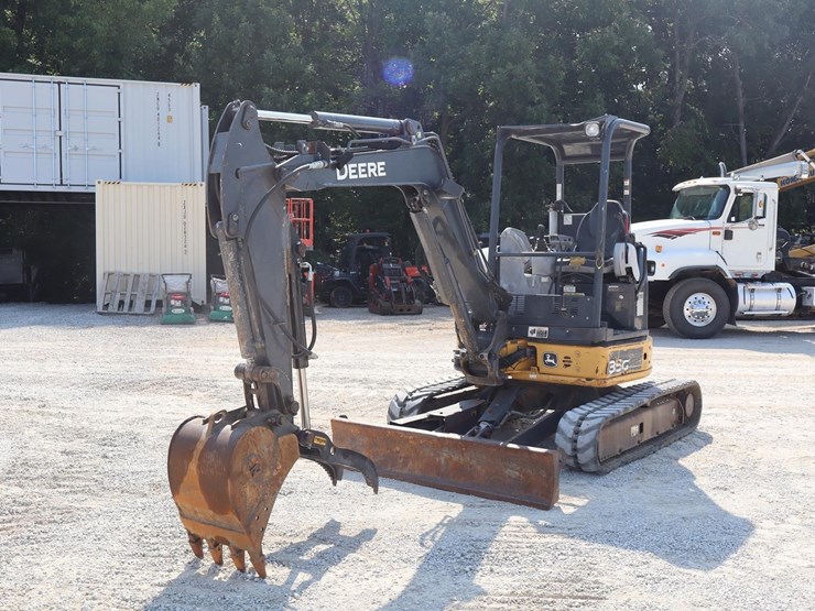 2017-deere-35g-image-1