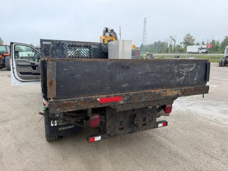 2017-ford-f550-xl-image-27