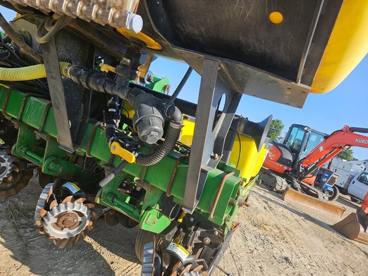 john-deere-1770-image-39