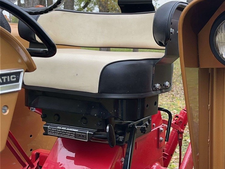 1970-1026-farmall-hydro-row-crop-golden-demonstrator-image-52