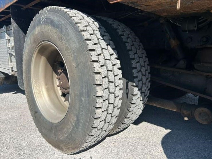 2001-kenworth-t800-image-104