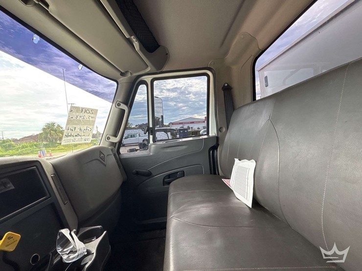 2018-international-durastar-4300-image-16
