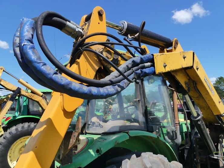 2014-john-deere-6105d-image-12