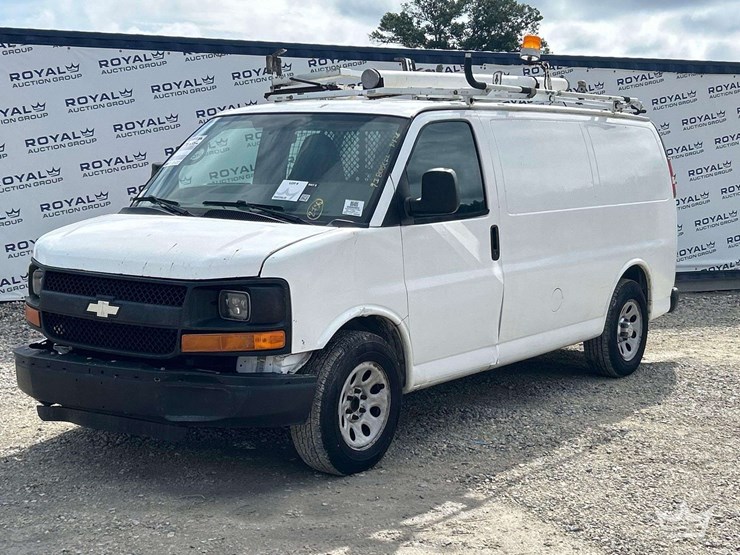 2012-chevrolet-express-1500-image-1