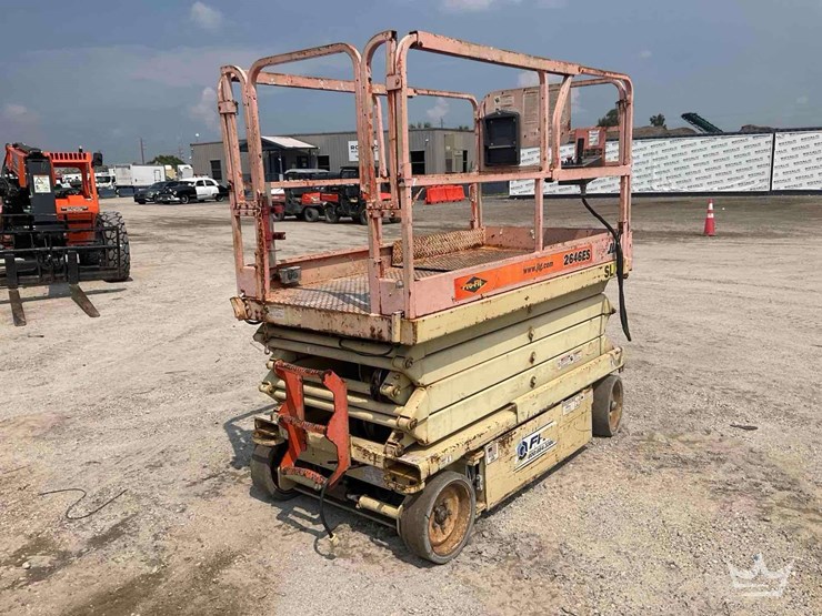 2000-jlg-2646e2-image-3