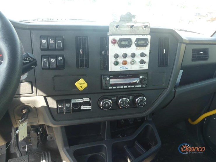2024-peterbilt-536-image-17