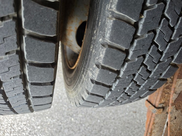 2006-ford-f550-image-75