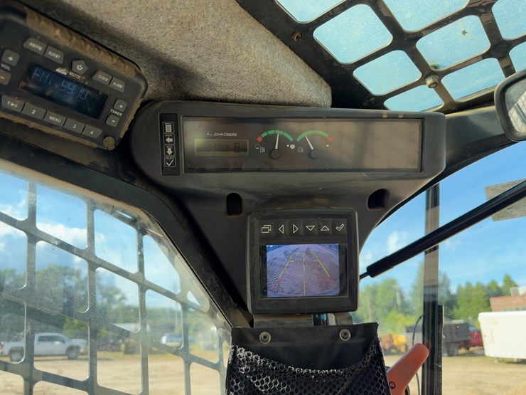 2020-deere-331g-image-24