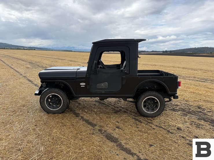 2022-mahindra-roxor-4x4-utv-image-2