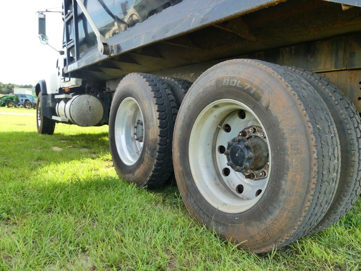 2007-mack-dump-truck-image-9