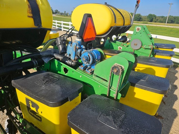 john-deere-1770-image-41