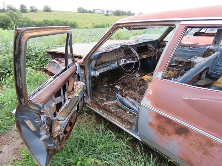 1966-chevrolet-impala-4dr-sedan-image-5