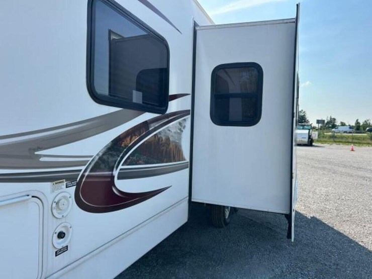2010-keystone-laredo-28rbs-t/a-travel-trailer-4ydt-image-21