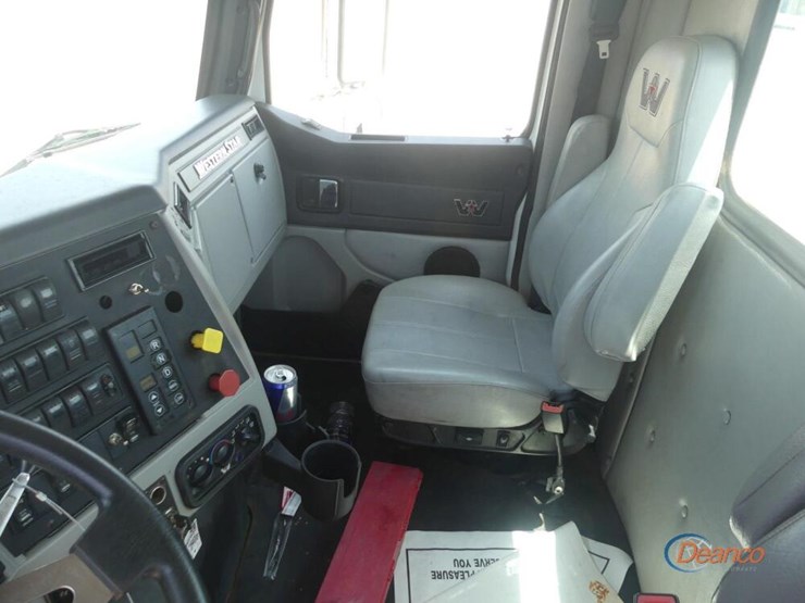 2017-western-star-4700sf-image-15