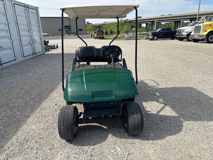 #192-•-ez-go-txt-electric-golf-cart-image-2