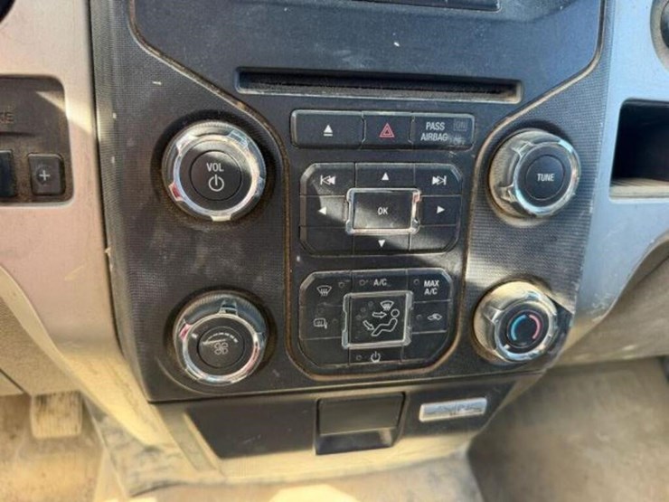 2014-ford-f150-xlt-image-14