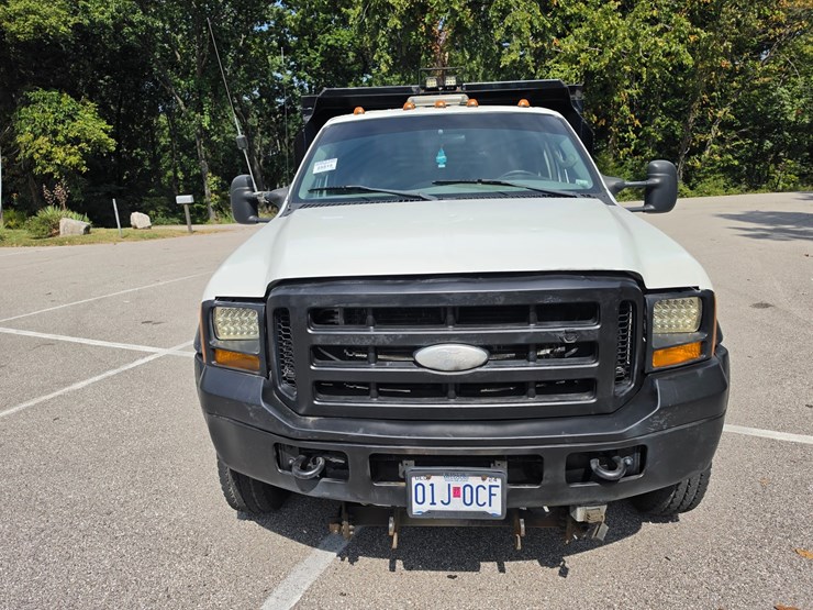 2006-ford-f550-image-23