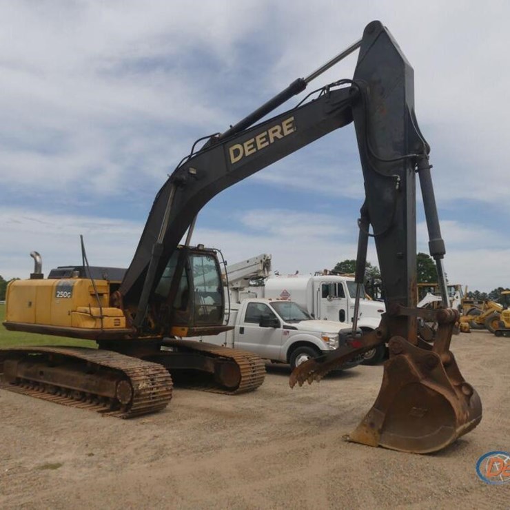 DEERE 250 P-TIER