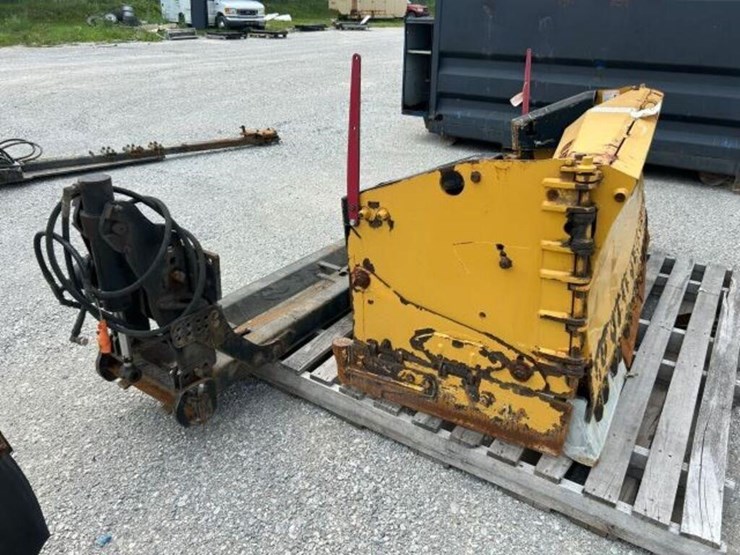 metal-pless-8-ft---13-ft-snow-pusher-agh0830-13le--image-3