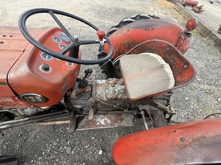 massey-ferguson-135-image-5