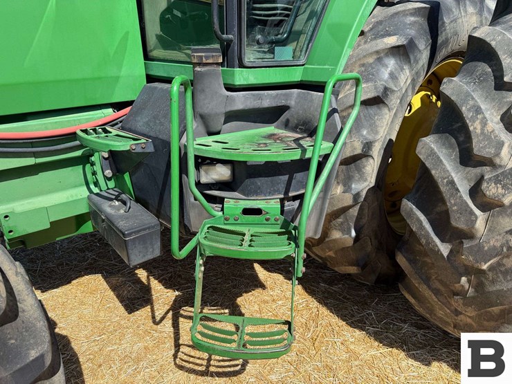 2001-john-deere-8110-image-28
