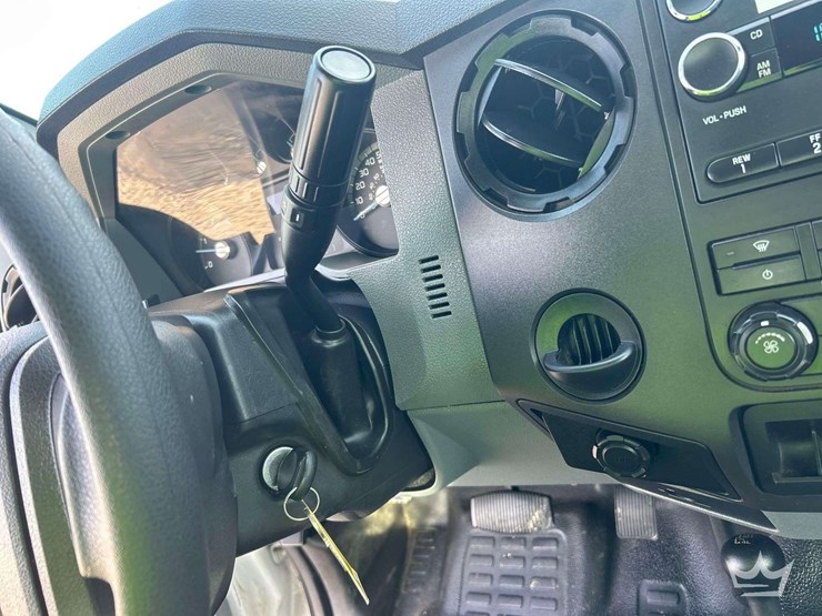 2012-ford-f550-image-22