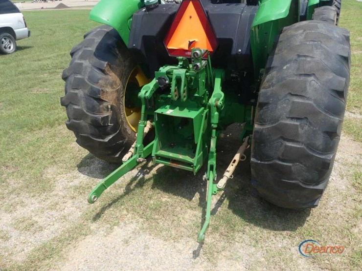 2021-john-deere-5045e-image-3