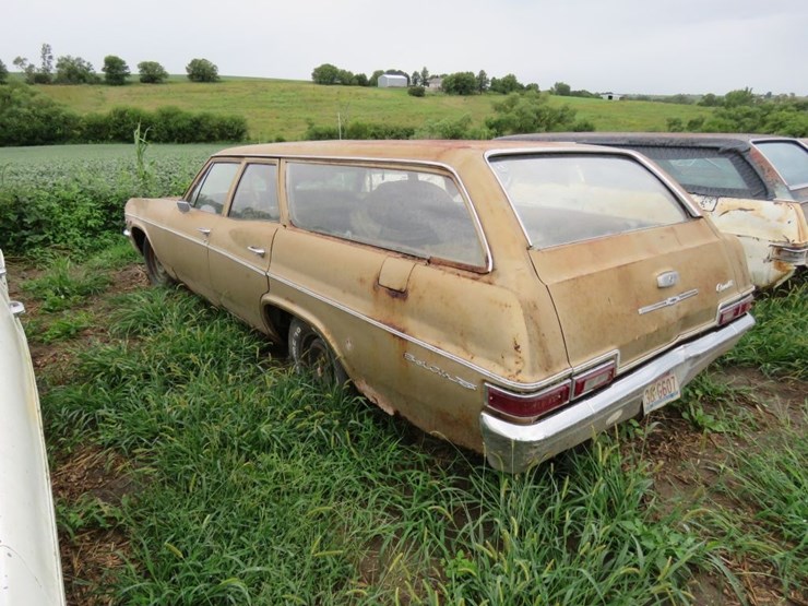 1966-chevrolet-belair-4dr-wagon-image-7