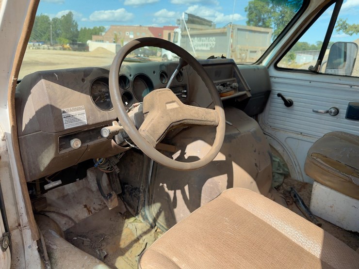 1984-utility-van-image-16