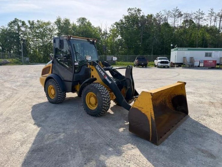 2020-deere-204l-image-37