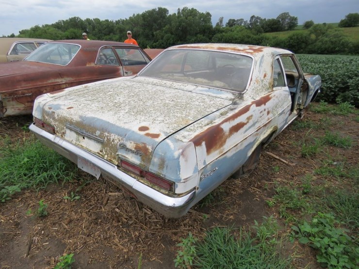 1966-chevrolet-biscayne-2dr-sedan-image-4