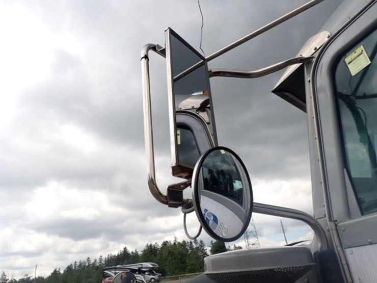2013-peterbilt-367-image-104