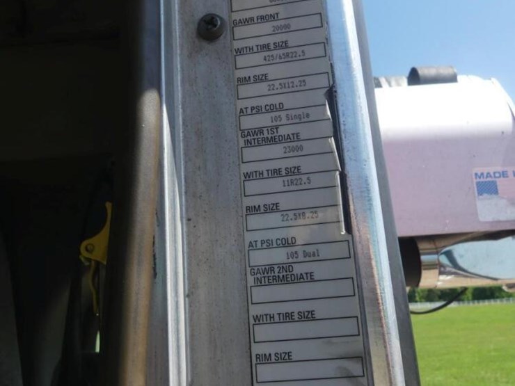 2012-kenworth-t800-image-26