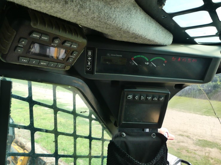 2023-deere-333g-image-18