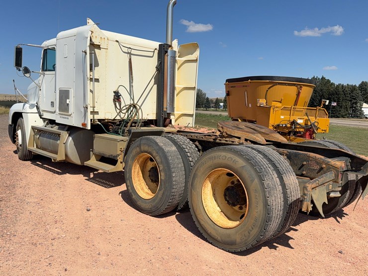 1994-freightliner-fld120-sleeper-image-7