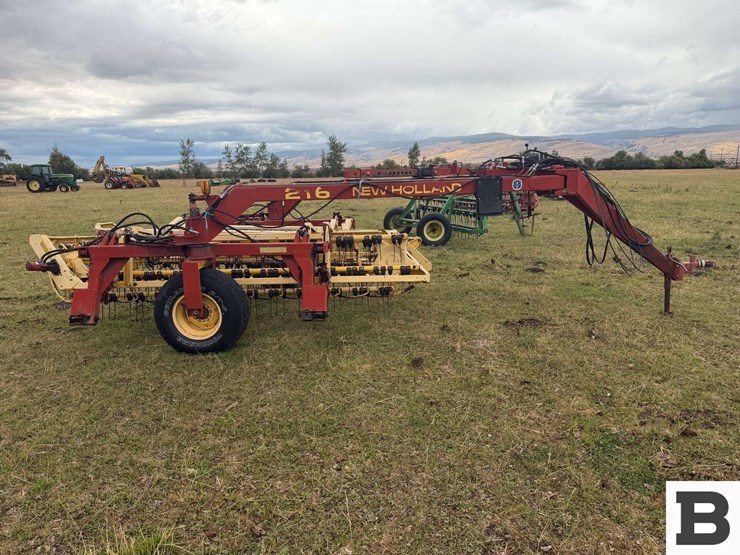 new-holland-216-image-7