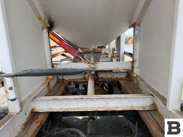1989-peterbilt-377-image-32