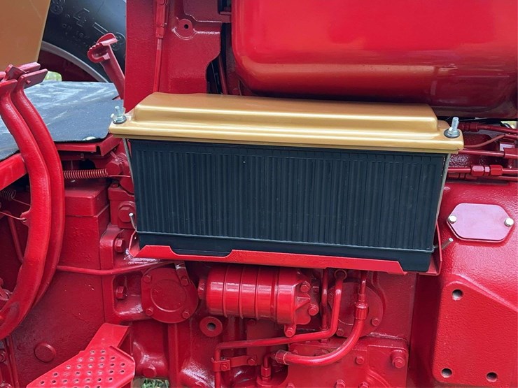 1970-1026-farmall-hydro-row-crop-golden-demonstrator-image-75