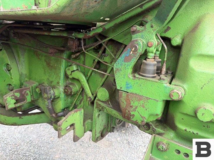 john-deere-3010-image-54